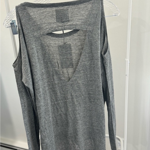 Chaser Women’s top with cut out shoulders - Picture 2 of 6